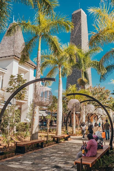 bagatelle mall food court.